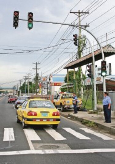 Telvent debe hacer correctivos a semáforos