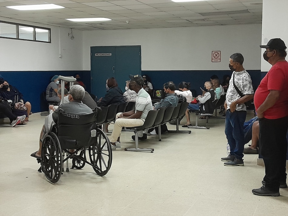 Drama y esperanza en el cuarto de urgencia del Elefante Blanco