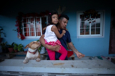 Los lancheros, la desidia estatal y una gran amenaza en río Caimito