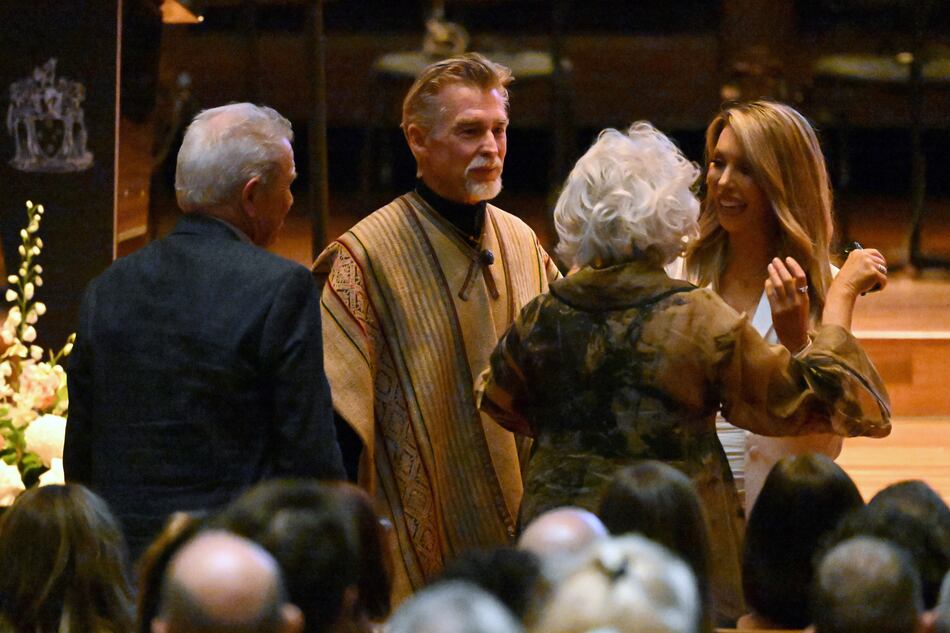 Miles de personas rinden tributo a Olivia Newton-John en Australia