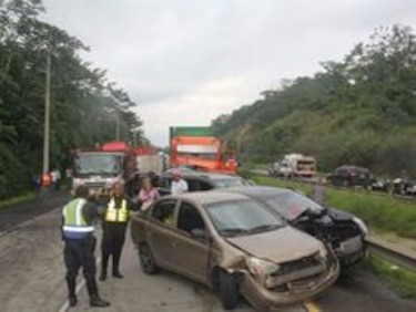 Puente Centenario: Hay 10 personas heridas luego de colisión múltiple