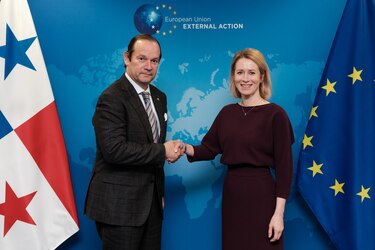 Panamá podría salir pronto de la lista de alto riesgo de blanqueo de capitales de la UE