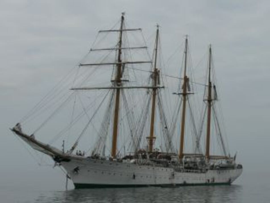 Buque 'Esmeralda', de la Armada de Chile, está en Panamá
