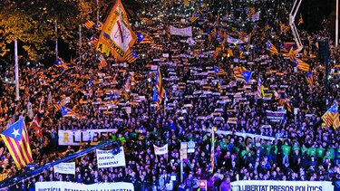 Alcaldesa de Barcelona critica a Puigdemont