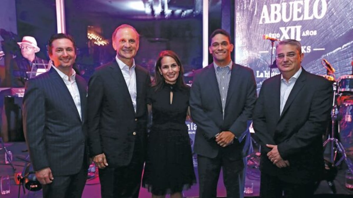 Varela Hermanos, S.A. presentó El Ron Abuelo Two Oaks
