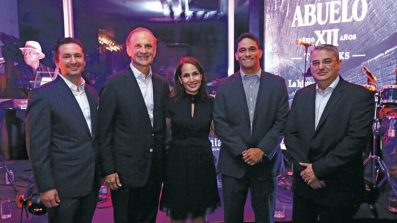 Varela Hermanos, S.A. presentó El Ron Abuelo Two Oaks