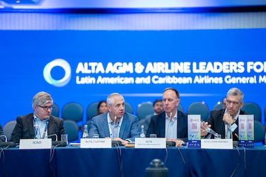 Aerolíneas advierten que impuestos y tasas aéreas excesivas frenan la competitividad y el turismo