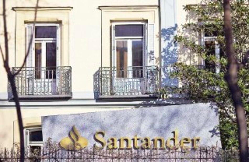 Santander apuesta a la riqueza de latinos