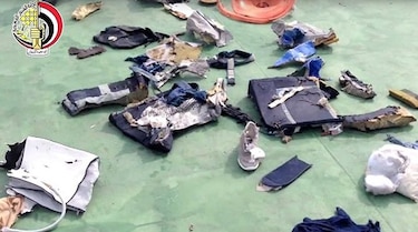 Francia confirma que señal es de cajas negras del avión de EgyptAir