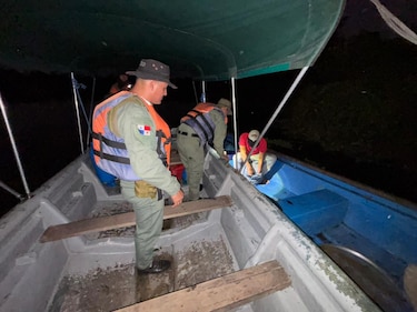 Guardaparques retiran trasmallo ilegal en el Humedal San San Pond Sak, Bocas del Toro