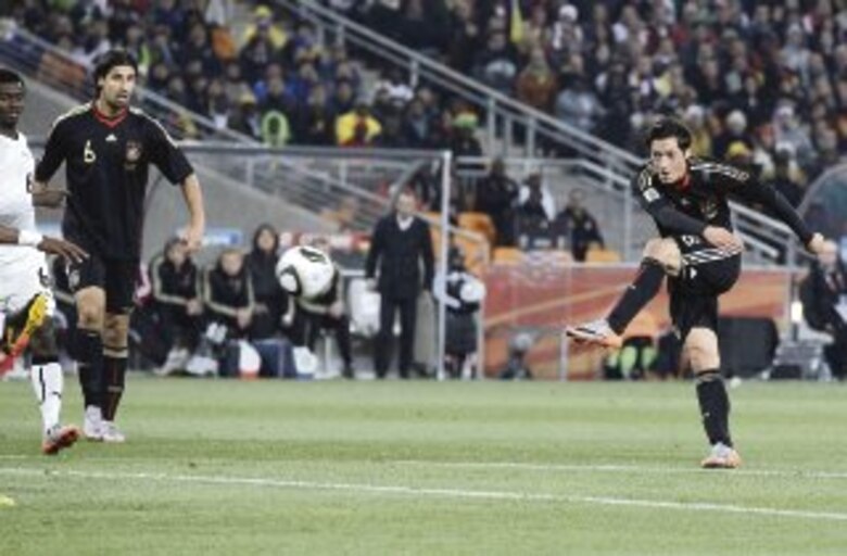 Alemania se hace sentir y Ghana salva honor africano