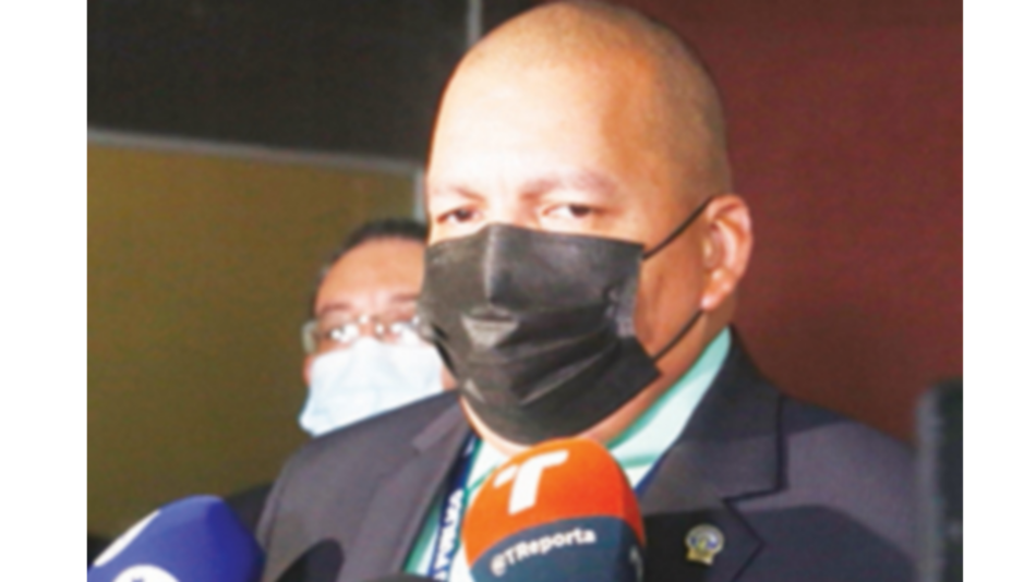 Juezas declaran receso por tres días en caso de pinchazos