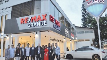 Preinauguración de las nuevas oficinas de Re/Max Grande