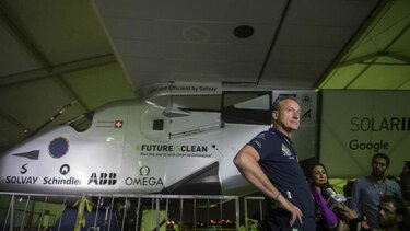 Aplazan la última etapa de la vuelta al mundo del avión solar