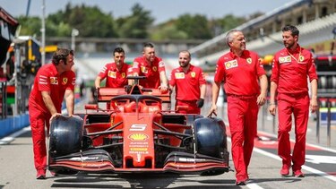 Ferrari domina en los libres de Alemania pero teme a la lluvia