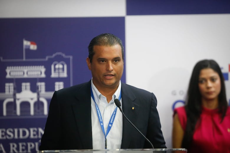 Avalan compra de terrenos en Isla Colón por $6 millones para nueva terminal aérea