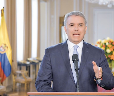 Colombia acuerda alza de salario mínimo 