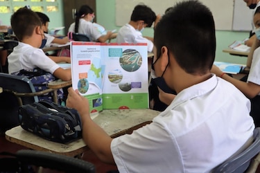 Nuevamente se inicia tarde la distribución de los textos escolares