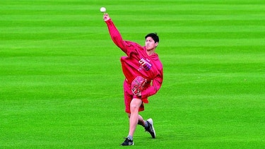 El japonés Shohei Ohtani se reporta con los Angelinos