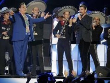 Nicky Jam y Enrique Iglesias triunfan en los Billboard
