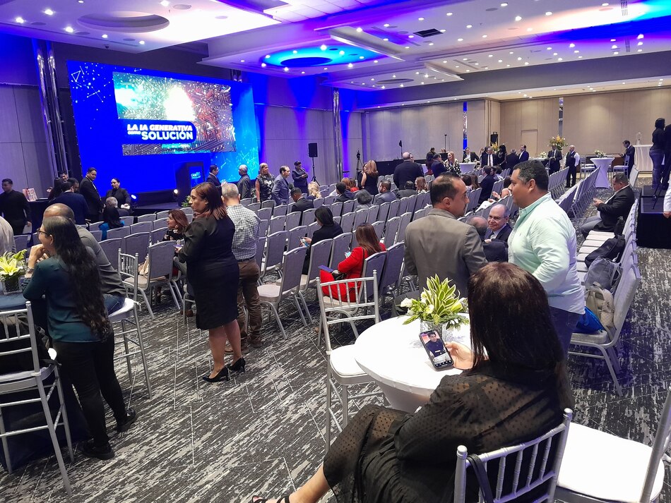 Ya inició CADE 2025: sigue en vivo el foro sobre IA, gobernabilidad y competitividad