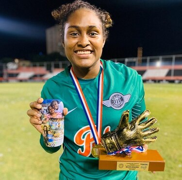 La panameña Yenith Bailey se consagra como la mejor arquera del fútbol paraguayo