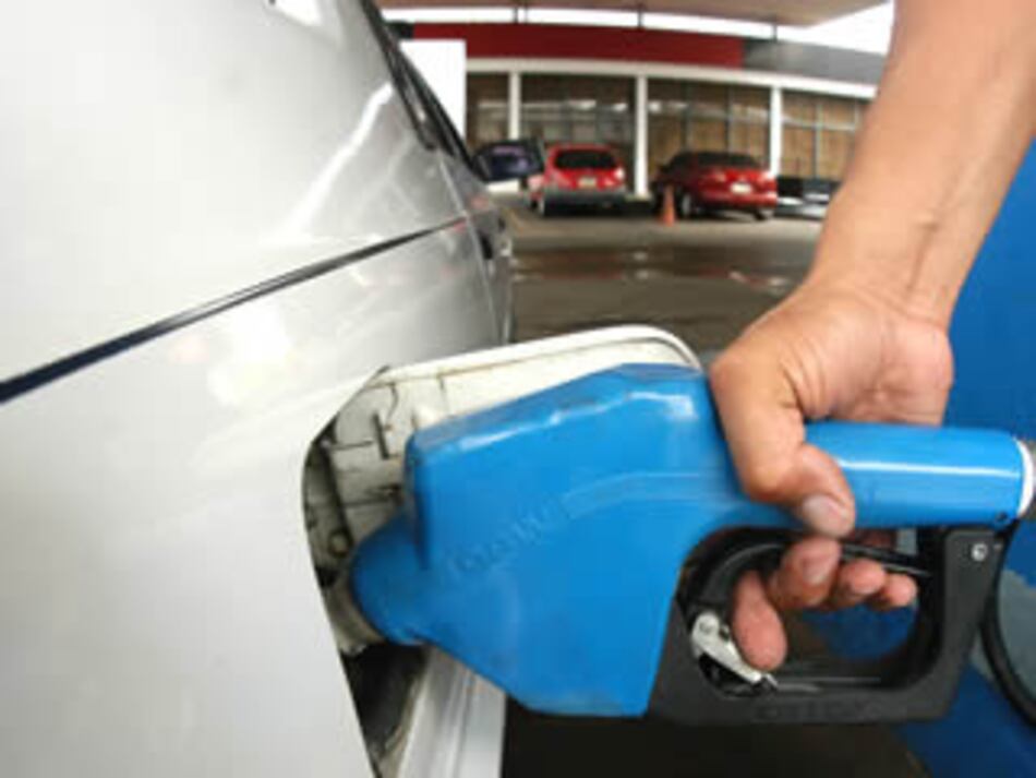 Galón de gasolina subirá 11 centésimos