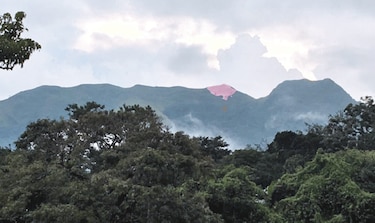El impacto en el ambiente por vestir de rosado a la India Dormida