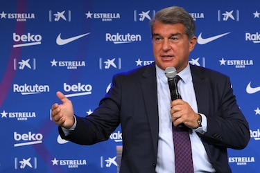 El presidente del Barça reitera que la negociación con Messi ‘va bien’, confirma que el argentino tiene otras ofertas