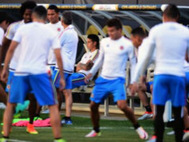 Fuerte tormenta hace peligrar el partido Colombia-Chile