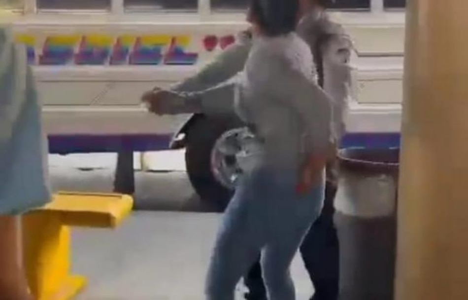 Mujer que hirió a una menor de edad en una parada de buses quedará detenida de forma provisional