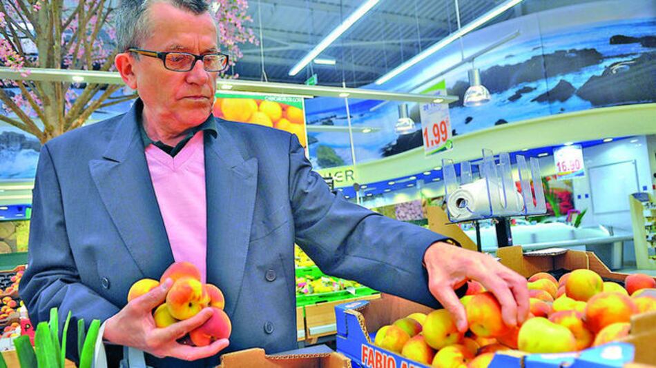 Productores vierten frutas