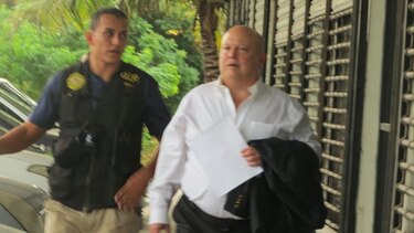 Jueza concede libertad a Richard Fifer y le aplica medida de 'país por cárcel'