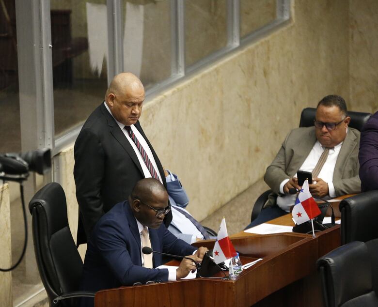 Reforma a la CSS: Aprueban medidas para despedir a funcionarios negligentes y ‘botellas’