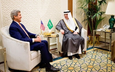 Kerry insta a Riad a una 'pausa' en sus bombardeos en Yemen
