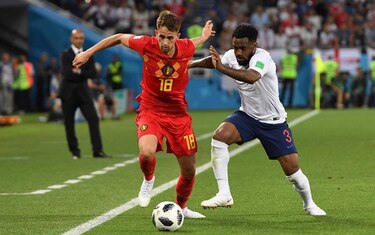 Bélgica pasa con foja perfecta