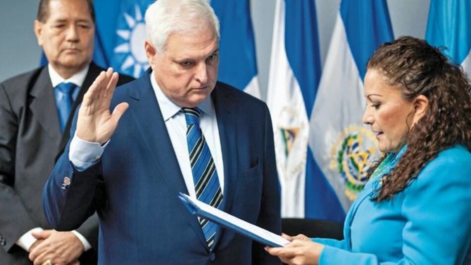 Defensa de Martinelli denuncia que la Corte rechaza notificación de renuncia al Parlacen