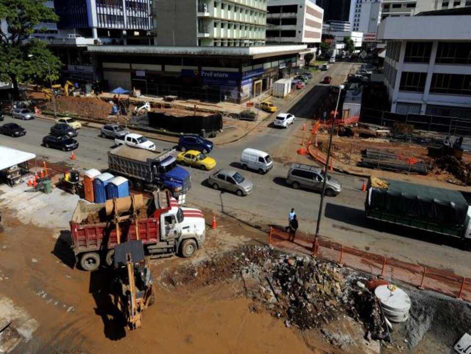 Empieza cierre de la intersección de Aquilino de la Guardia con Vía España