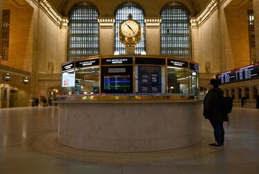Wall Street abre en alza a pesar de disparada del desempleo