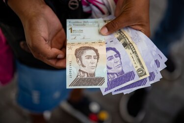 Moneda venezolana pierde más de 7% frente al dólar en 10 días