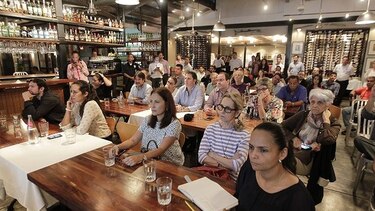 Consulta en calle Uruguay