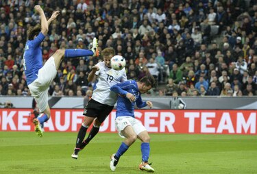 Alemania vence a Italia por primera vez desde 1995