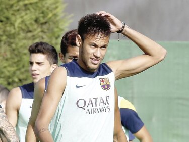 Neymar vuelve a entrenar tras lesión de tobillo