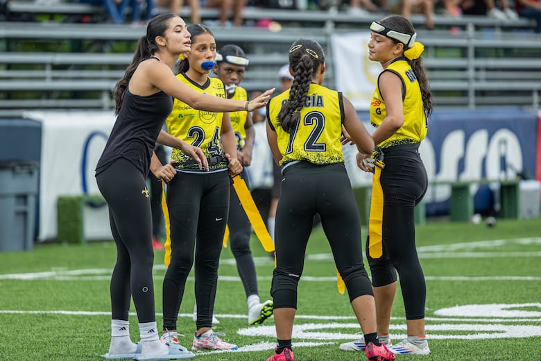 Eagles, Kolts, Raiders y Dragons triunfan en semifinales de la Kiwanis Football League