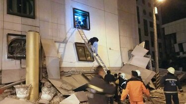 Un hotel se derrumba en Taiwán luego de un sismo de magnitud 6.4