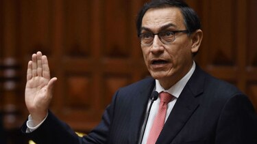 Nuevo presidente de Perú despide a ministro investigado tras polémicos videos