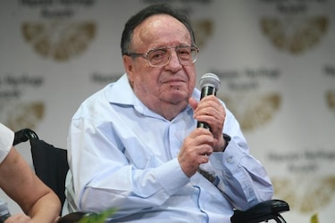 Diario mexicano dice que empeora la salud de Chespirito