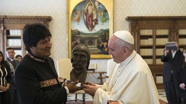 Evo Morales recomienda al papa Francisco que tome coca
