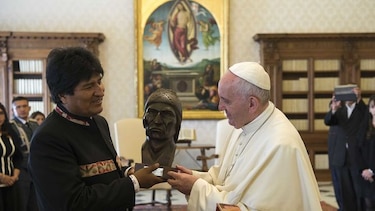 Evo Morales recomienda al papa Francisco que tome coca