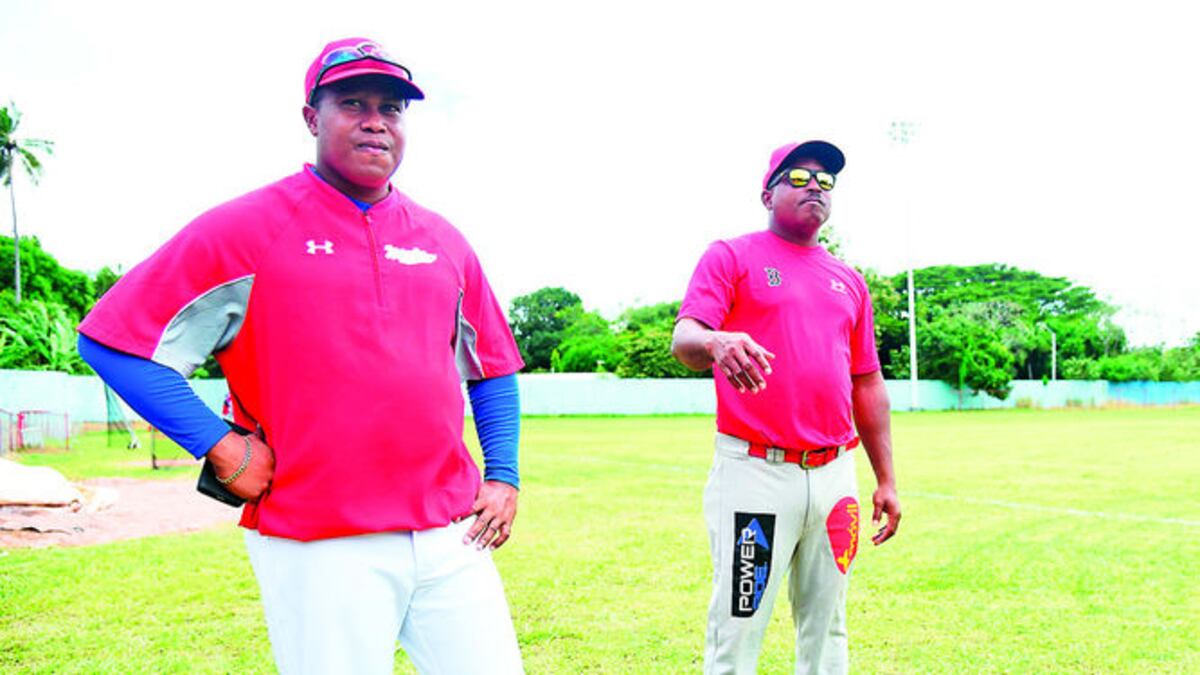 Jhonny Córdoba y Carlos Mosquera (Der.) en uno de los entrenamientos.LA